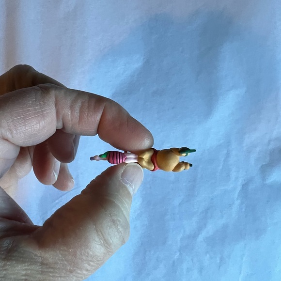 Hallmark Keepsake Ornament. Skating with Pooh. - Picture 8 of 10